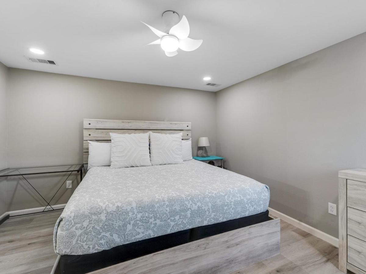 Galveston Escapes - Walk To Beach And Restaurants Екстер'єр фото